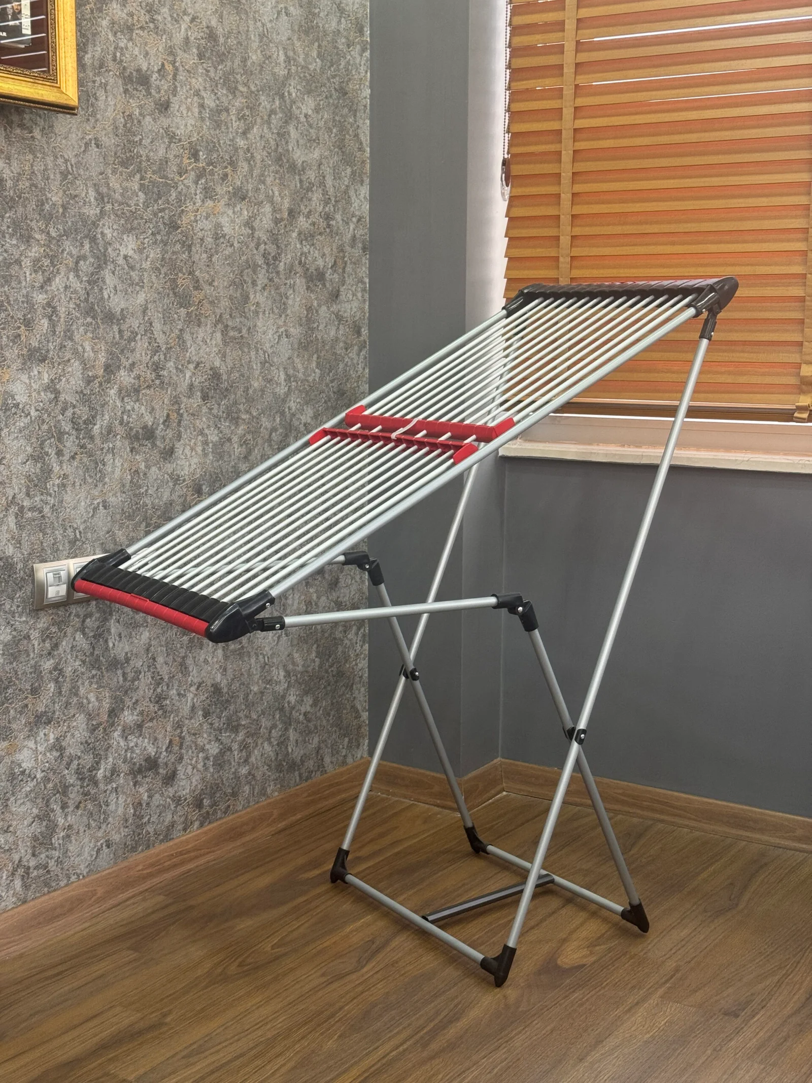 Çamaşır Kurutmalık Askılığı Luna Yandan Açılır Özel Pp Kaplama Borulu Alüminyum Çitalı Çamaşırlık